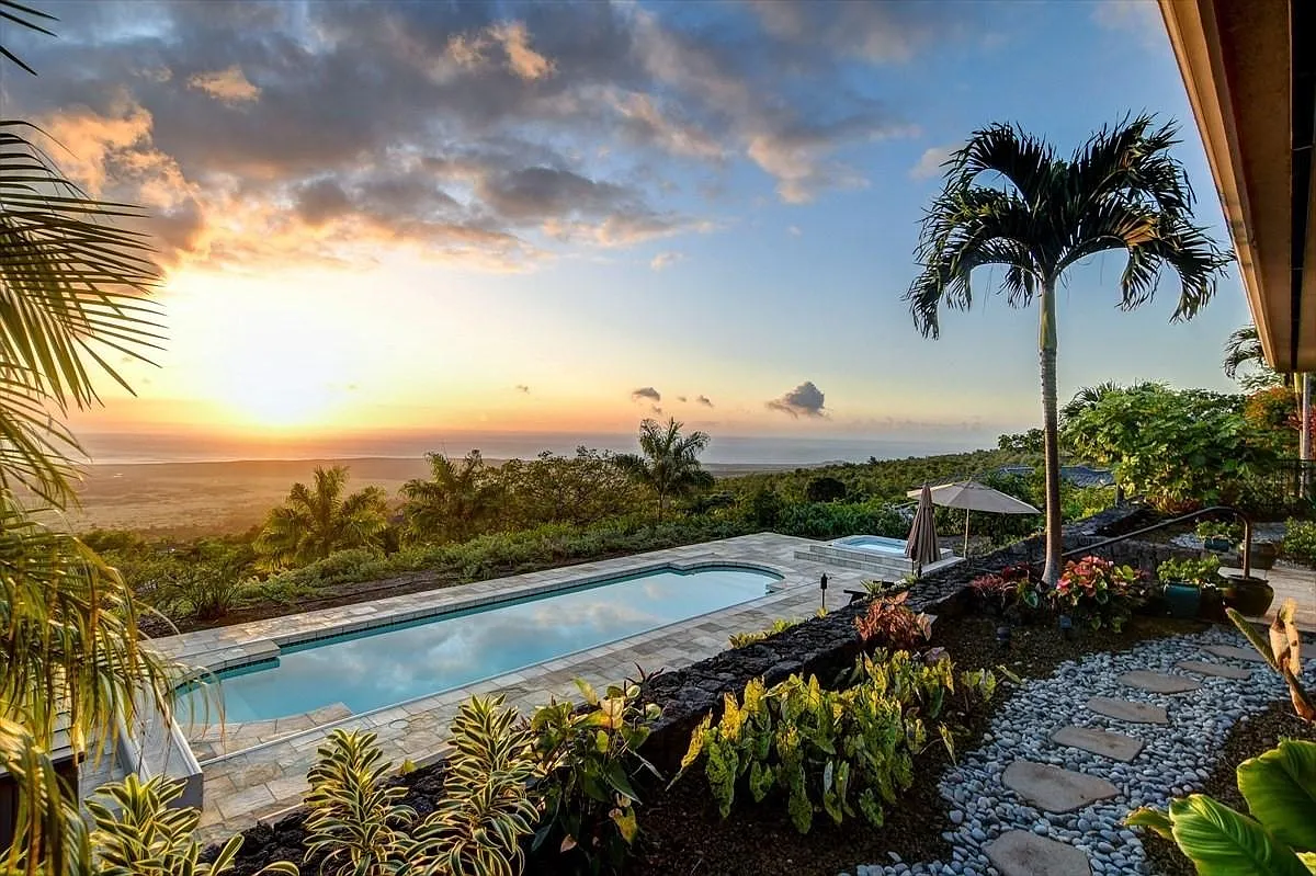 Kona estate sunset pool view